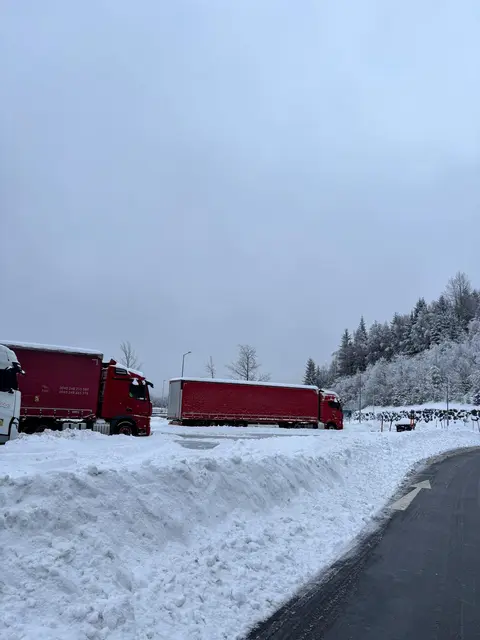 Tiefster Winter im Packabschnitt, am Christtag wurden die Parkplätze vom Schnee geräumt. | Foto: Asfinag