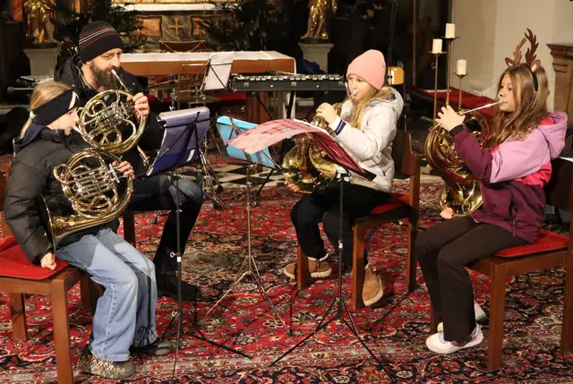 "Stille, stille, kein Geräusch gemacht" geht auch mit lautstarken Hörnern | Foto: Gerhard Langmann