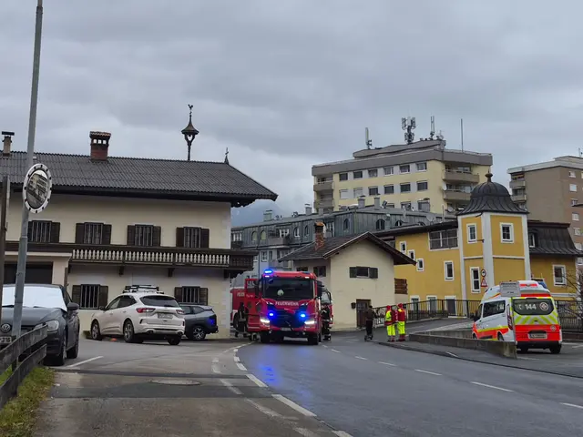 Zahlreiche Einsätze für die Tiroler Feuerwehren, wie hier die Feuerwehr in Wörgl bei einem Brand.  | Foto: zoom.tirol