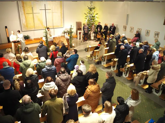 Die gut besuchte Kirche der Flugfelder Pfarrgemeinde St.Anton