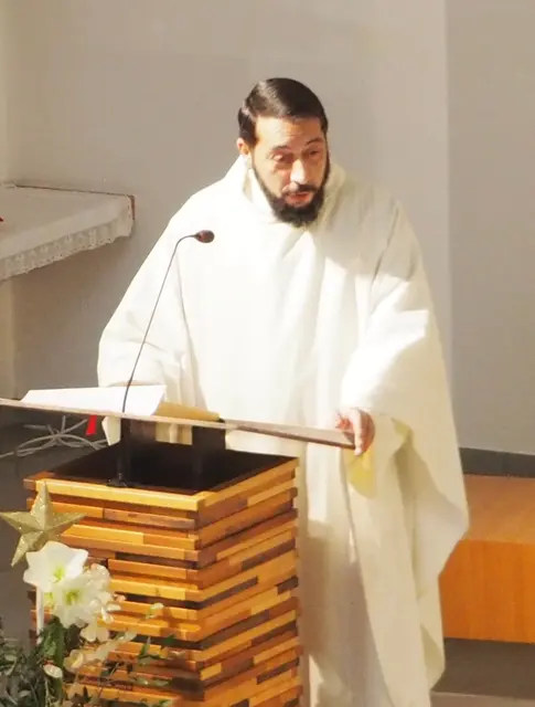 Kurat Felician bei seiner Predigt