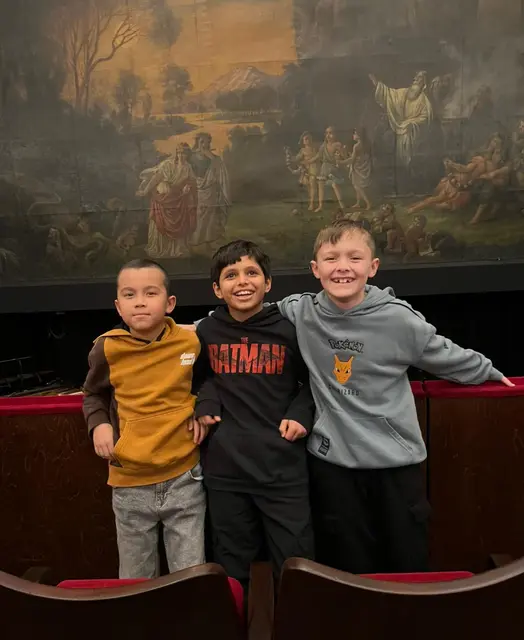 Glückliche Kindergesichter nach dem Besuch der Kinderoper in Wien. | Foto: Bemetz