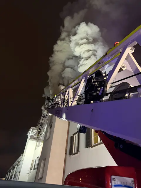 Die Feuerwehr stand bei dem Brand in Graz im Großeinsatz. | Foto: Berufsfeuerwehr Graz