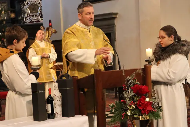Diakon Robert Langmann trug das Evangelium vor | Foto: Gerhard Langmann