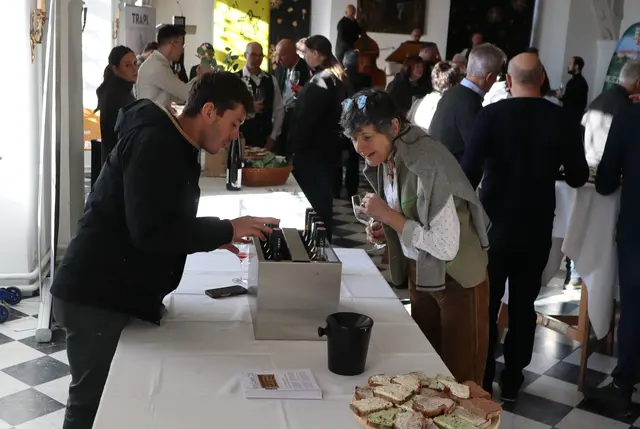 Den Wein genießt man mit allen Sinnen | Foto: Gerhard Langmann