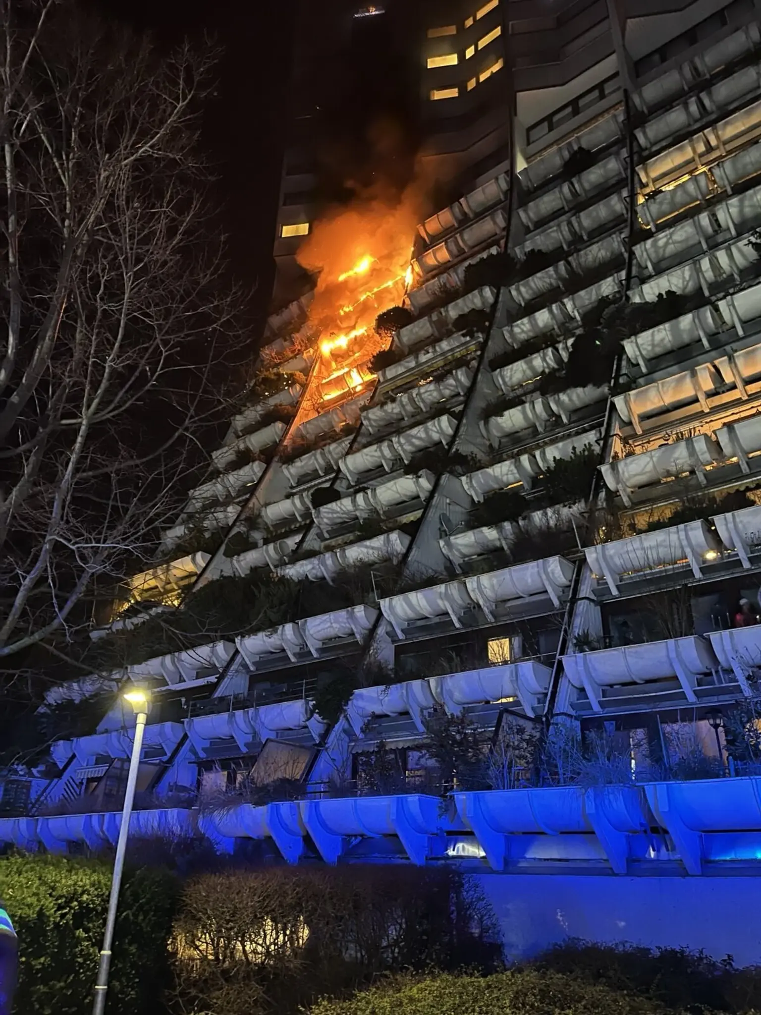 Major operation in Liesing: Body found in room fire at Alterlaa ...