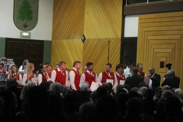 Auch Ehrungen und Auszeichnungen wurden bei der Veranstaltung vergeben. | Foto: Josef Hofmüller