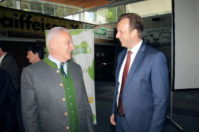 Walter Reiter (l.), hier mit Landesrat Karlheinz Kornhäusl | Foto: Cescutti