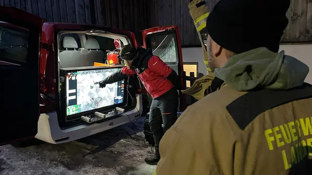 Am großangelegten Sucheinsatz waren Kräften des Bezirkspolizeikommandos Landeck, der Alpinpolizei, einer Polizeidrohne, dem Polizeihubschrauber „Libelle Tirol“, sowie der Bergrettung samt Suchhunden und der Feuerwehr inkl. Drohnen eingebunden. (Symbolfoto) | Foto: Feuerwehr Landeck