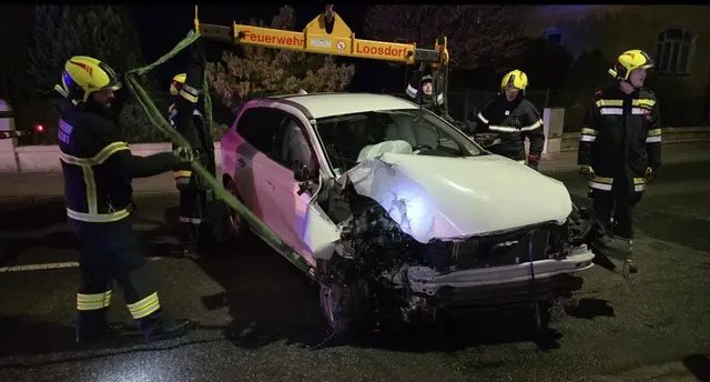 Die FF Loosdorf rückte in den frühen Morgenstunden zu einem Verkehrsunfall aus. | Foto: DOKU-NÖ