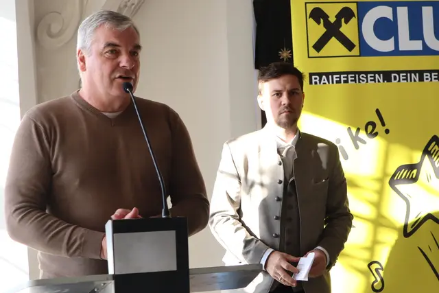 Bürgermeister Karl Bohnstingl und Obmann Fabian Bayr bei der Eröffnung | Foto: Gerhard Langmann