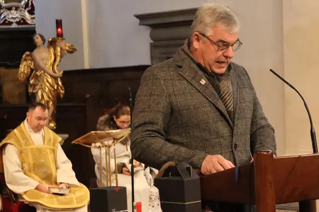 Bürgermeister Karl Bohnstingl bei der Lesung | Foto: Gerhard Langmann