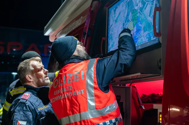 Zahlreiche Einsatzkräfte suchten nach der vermissten Dame. | Foto: TEAM FOTOKERSCHI / RAUSCHER