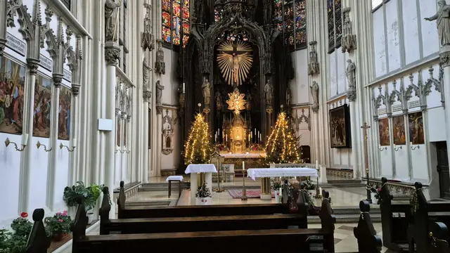 27.12.2025 Im Inneren der Kirche Maria am Gestade