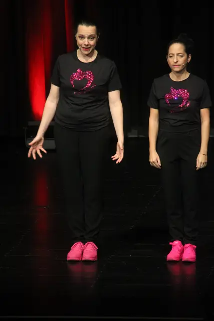 Die Kernölamazonen füllten den Frank Stronach Saal im Kunsthaus Weiz | Foto: Josef Hofmüller