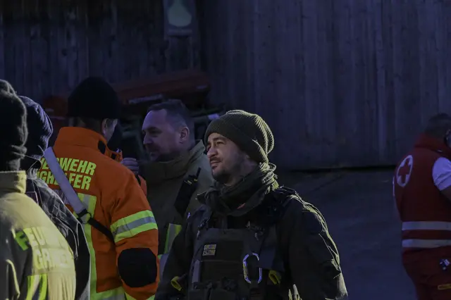 Löscharbeiten werden fortgesetzt | Foto: zeitungsfoto.at