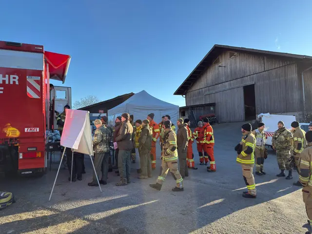 Löscharbeiten werden fortgesetzt | Foto: zeitungsfoto.at
