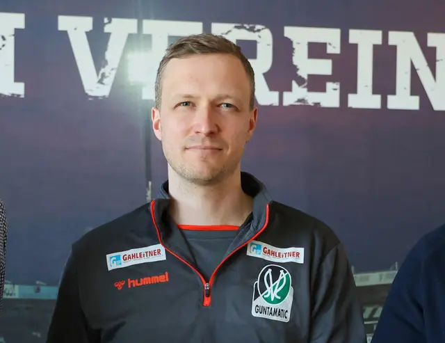 Maximilian Senft setzt seine Trainer-Tätigkeit bei der SV Oberbank Ried fort. | Foto: SVR/Schröckelsberger