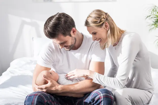 Mittlerweile eher die Ausnahme als die Regel: Junges Paar mit Kind ... | Foto: AllaSerebrina/panthermedia.net