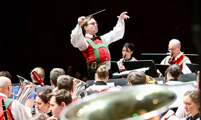 Villnöß-Kapellmeister Hans Pircher in blasmusikalischer Offensive ... | Foto: Hassl