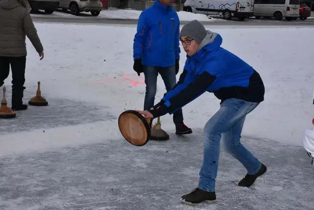 Eisarena Pabneukirchen. Kostenlos Eislaufschuhe ausleihen. Täglich von 8 bis 22 Uhr. So lange Eis is!   | Foto: Zinterhof