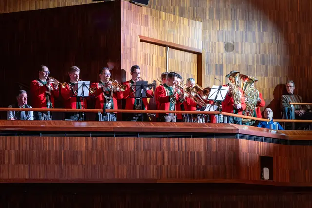 Außergewöhnliche Eröffnung mit "Balkonbläsern" im "Toccata" aus der Oper "L'Orfeo". | Foto: Hassl