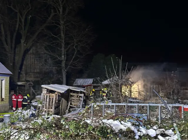 In Perersdorf geriet in der Nacht auf den 29. Dezember ein Gartenschuppen aus bislang unbekannter Ursache in Vollbrand. | Foto: DOKU NÖ