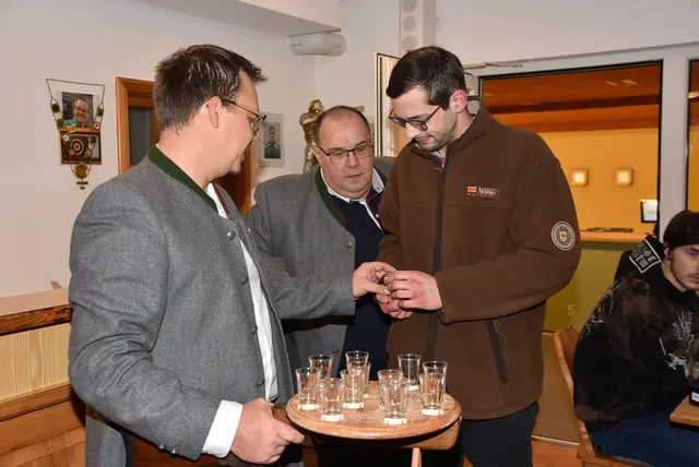 Schützenverein Pabneukirchen feierte zum Jahreswechsel mit Funktionären und Sponsoren Jubiläumsjahr &amp; Erfolge.  | Foto: Zinterhof