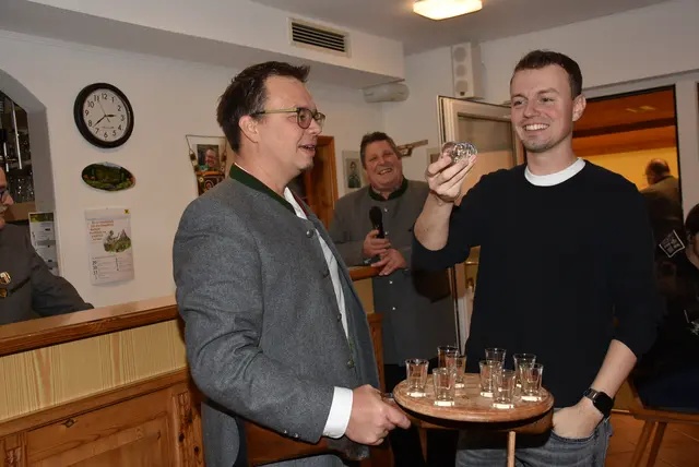 Schützenverein Pabneukirchen feierte zum Jahreswechsel mit Funktionären und Sponsoren Jubiläumsjahr &amp; Erfolge.  | Foto: Zinterhof