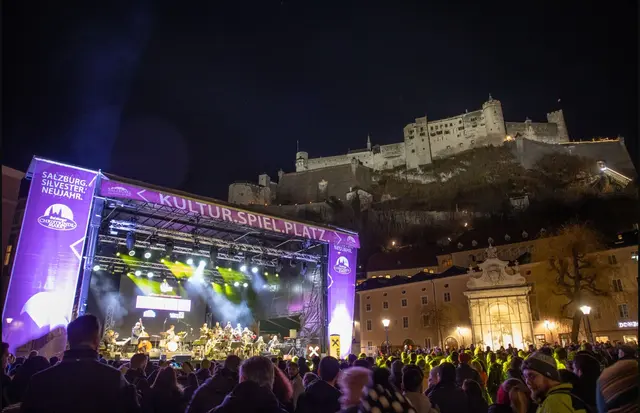 Der Verein Salzburger Christkindlmarkt lädt unter dem Motto "Kultur.Spiel.Platz." in die Altstadt.  | Foto: Martin Böhm