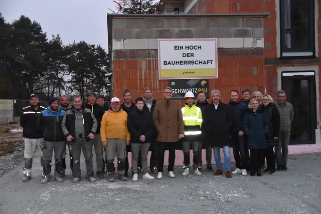 Die Gleichenfeier für das aktuelle Wohnprojekt in Siget erfolgte 2025 statt. | Foto: Michael Strini
