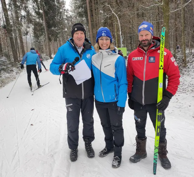 v.l.: Platz Sprecher Hermann Edler, Sabine Schmid (Obfrau Ski Club) und Markus Weingartner (Nordic Center).