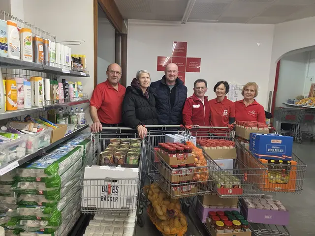 Die FPÖ Kremsmünster übergab eine Warenspende im Wert von 600 Euro. | Foto: FPÖ Kremsmünster