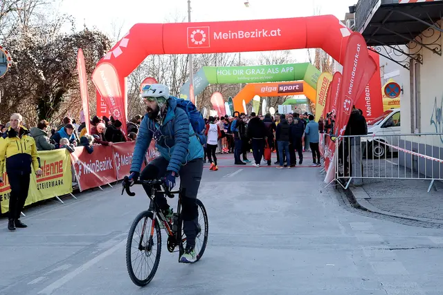 Unverzichtbar: Georg Michl begleitet die schnellsten Läuferinnen und Läufer über die Strecke. | Foto: Hans Oberländer/GEPA Pictures