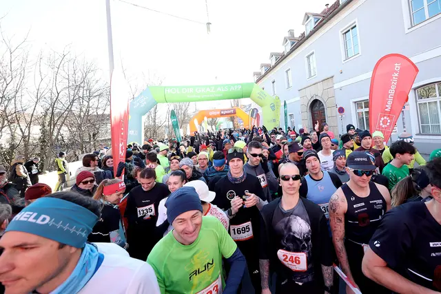 Läuferinnen und Läufer soweit das Auge reicht – das war der Grazer Silvesterlauf 2025! | Foto: Hans Oberländer/GEPA Pictures