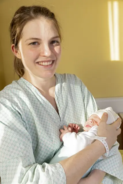 Baby Elio und seine Mama sind wohlauf. | Foto: Wiener Gesundheitsverbund / Bernhard Noll