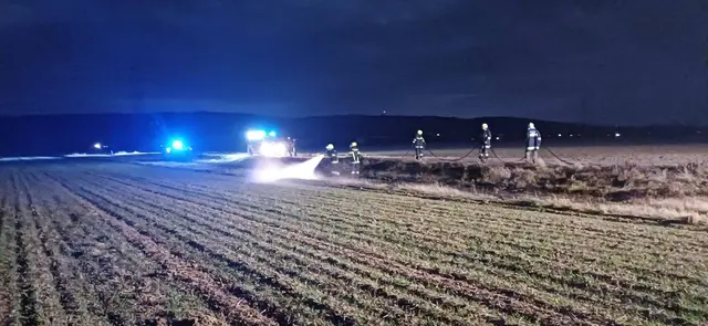 Die Feuerwehr Jabing löschte zum Jahreswechsel einen Flurbrand. | Foto: Feuerwehr Jabing