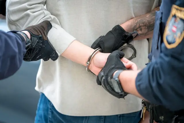 Der 16-Jährige wurde festgenommen. (Symbolfoto) | Foto: Bernhard Knaus
