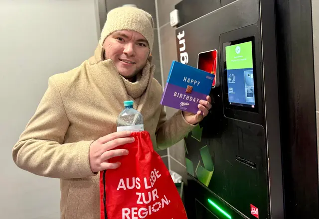 Seit einem Jahr kehren Plastikflaschen und Dosen brav zurück in die Automaten. | Foto: Celina Graf