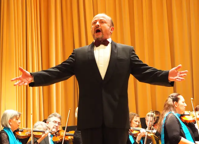 Ein Solobeitrag des Tenors Norbert ERNST