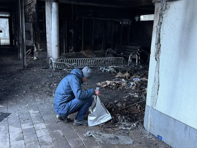 Brandermittler im Einsatz nach dem Großbrand in Schwaz: abgelegte Feuerwerksbatterien Im Müllraum Grund für den Großbrand. | Foto: zoom.tirol