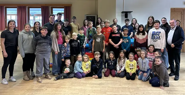 Die Landjugendmitglieder verkürzten das Warten aufs Christkind | Foto: LJ Ludweis