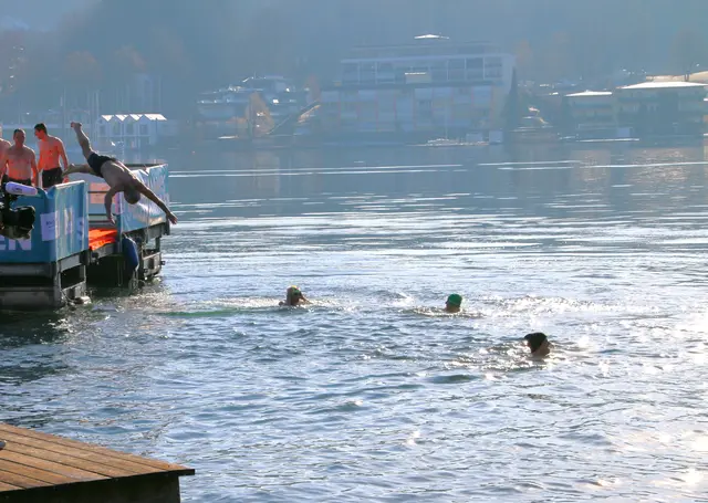 Velden, Neujahrschwimmen
