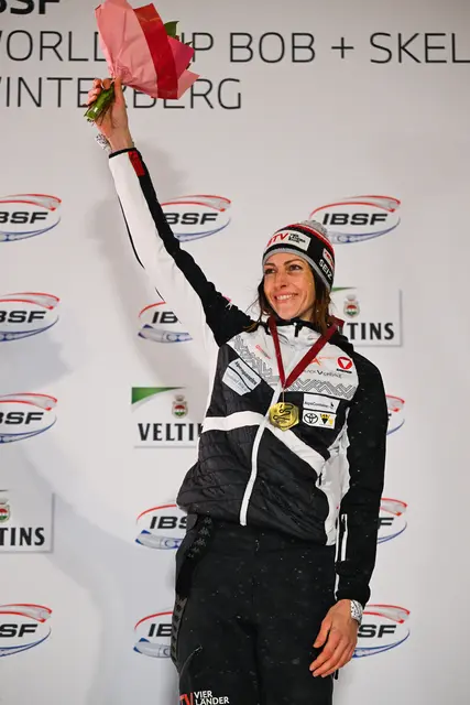 Skeletonfahrerin Janine Flock feiert bei schwierigen Bedingungen mit Schneefall und Wind ihren 15. Weltcupsieg und übernimmt die Gesamtführung. | Foto: IBSF