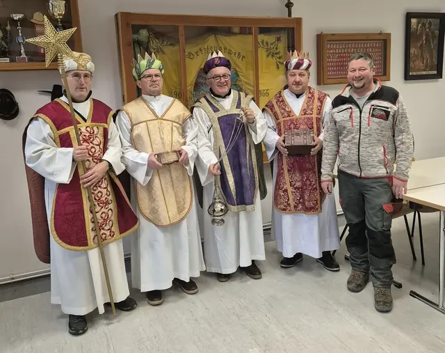 Sternsinger besuchten die Feuerwehr Rotenturm. | Foto: Manfred Pimperl