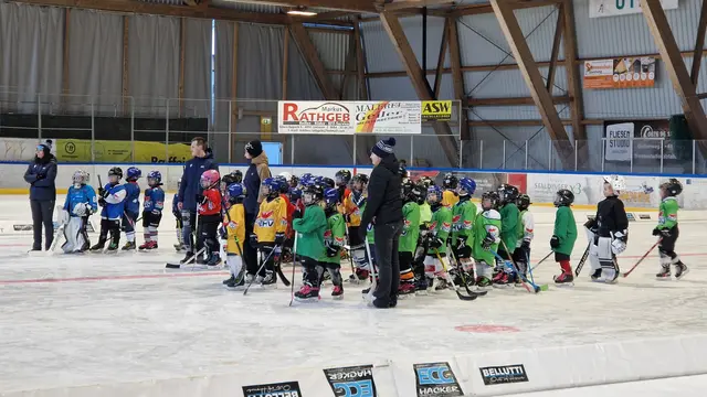 Learn-to-Play Turnier der U7 in Götzens mit Ehrwalder Nachwuchs-Hoffnungen Neeltje, Elizabeth, Lorenz und Laurin | Foto: Marjet Renzenbrink