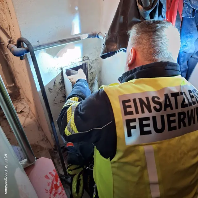  Der Kamin wurde auf weitere Glutnester kontrolliert | Foto: Rien