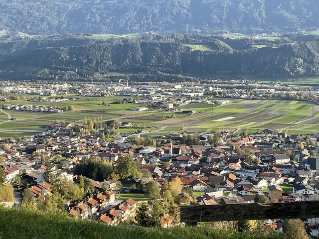 Was hat die Menschen in den Region Hall-Rum 2025 besonders bewegt? Welche Geschichten wurden geteilt, kommentiert und immer wieder angeklickt? Die meistgelesenen Berichte auf MeinBezirk spiegeln wider, was die Leserinnen und Leser vor Ort wirklich interessiert hat. Wir blicken zurück auf jene lokalen Geschichten, die 2025 am häufigsten gelesen wurden und damit das Jahr in unserem Bezirk nachhaltig geprägt haben. | Foto: Kendlbacher