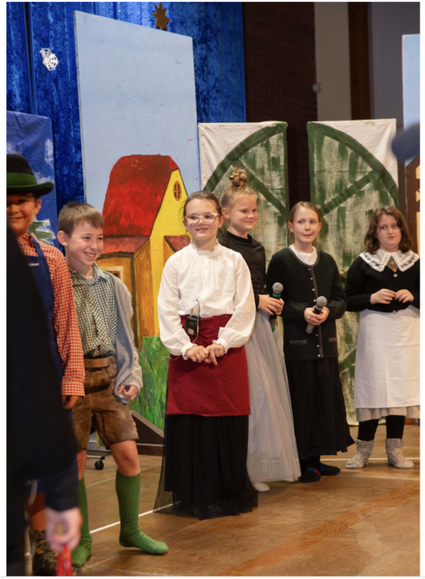 Die Kinder der Volksschule Edelschrott präsentierten ein Krippenspiel im weststeirischen Dialekt. | Foto: VS Edelschrott