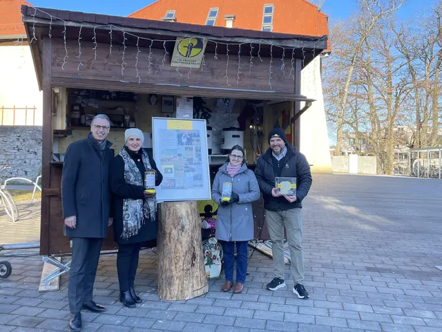 Der Glühweinstand feiert im Jahr 2026 rundes Jubiläum. "Unser Glühweinstand in der Vorweihnachtszeit ist inzwischen vom Campus nicht mehr wegzudenken. Ich bedanke mich bei der FH Puch-Urstein, dass wir den frequentierten Platz wieder nutzen durften, und bei meinen Helferinnen und Helfern und den Sponsorinnen und Sponsoren für ihre Unterstützung", so Organisator Wolfgang Tonitz an. 
 | Foto: FH Salzburg